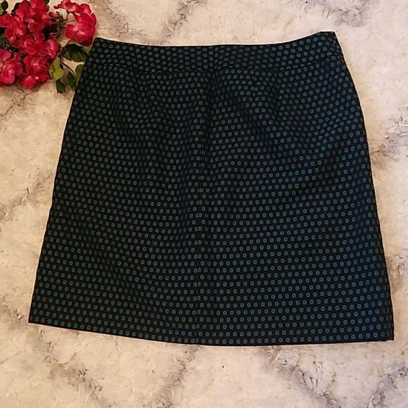 LOFT Professional Single Pleat Pencil Skirt - Picture 10 of 11